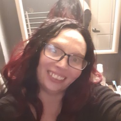 Kimberly is looking for singles for a date